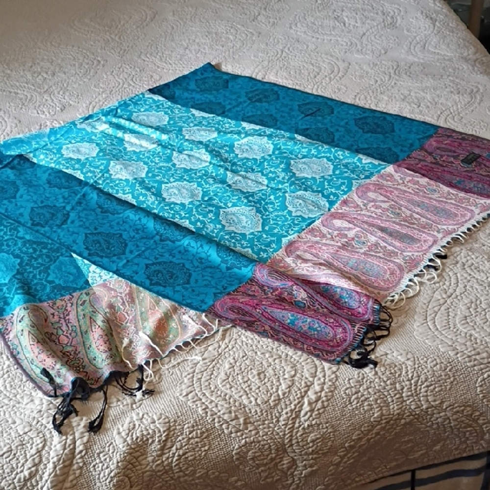 Women's Scarf/Wrap Blue and Pink, With Tassel. Large 100% Cashmere